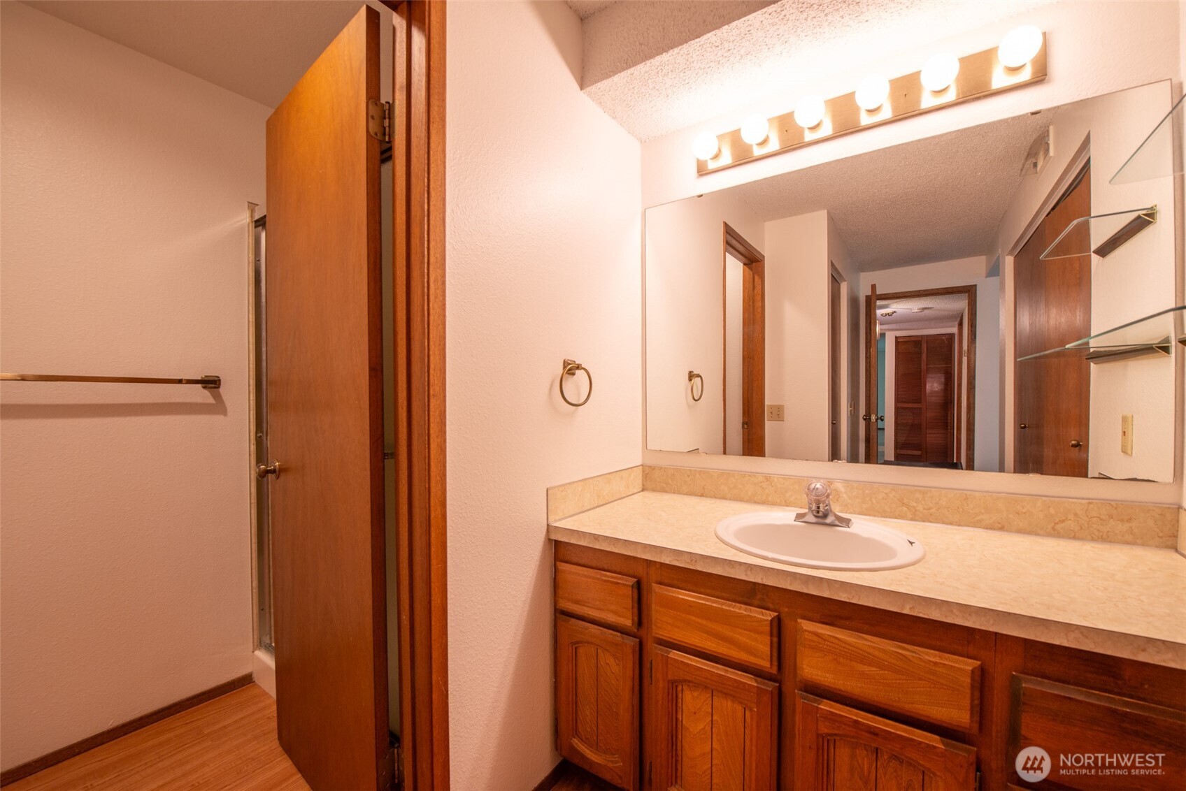 17417 Ashworth Avenue 303 Property Photo 16