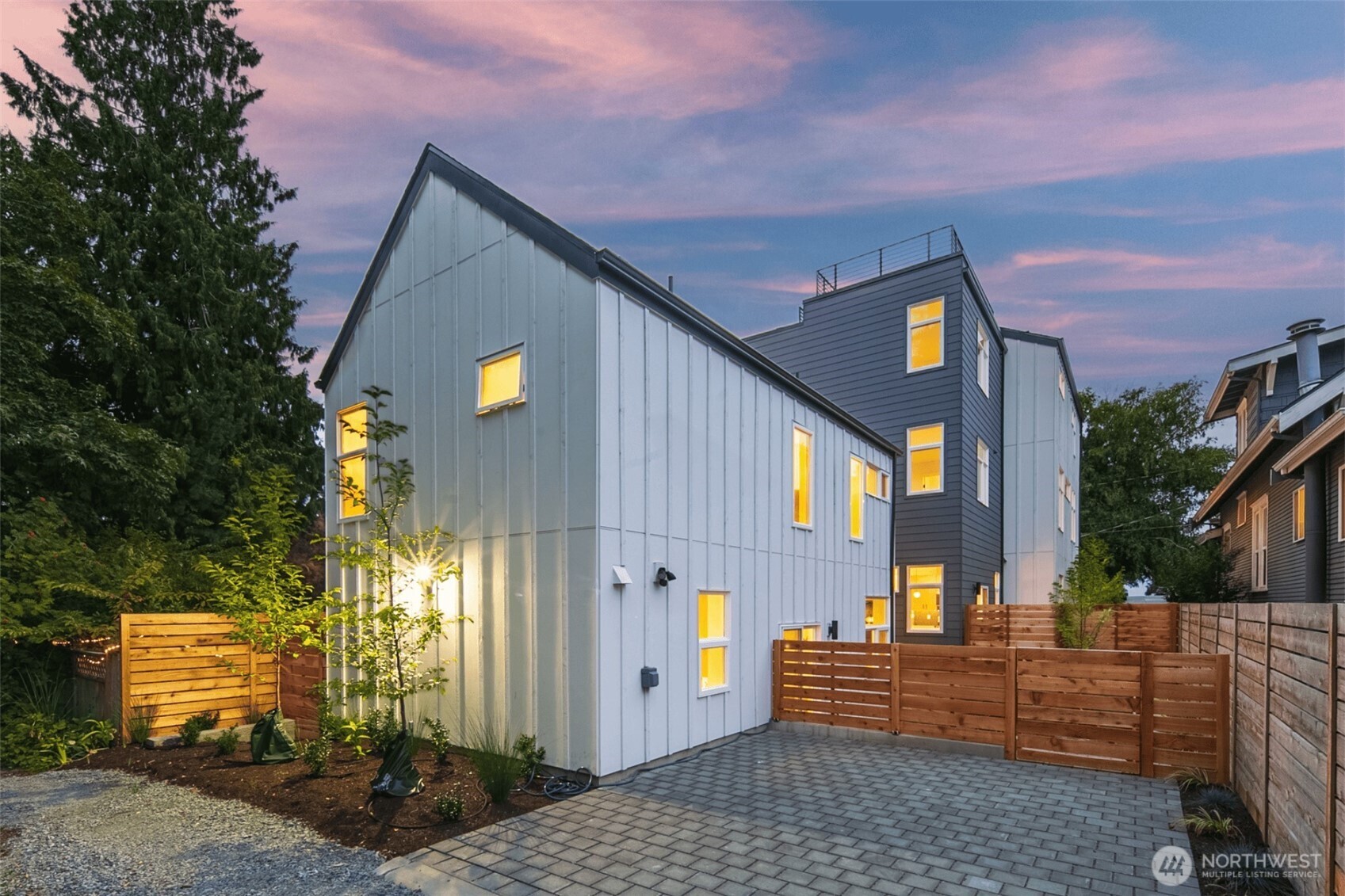 2923 39th Avenue Property Photo 1