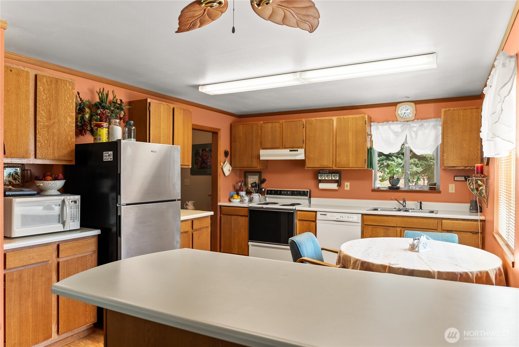 54 B Ross Road B Property Photo 6