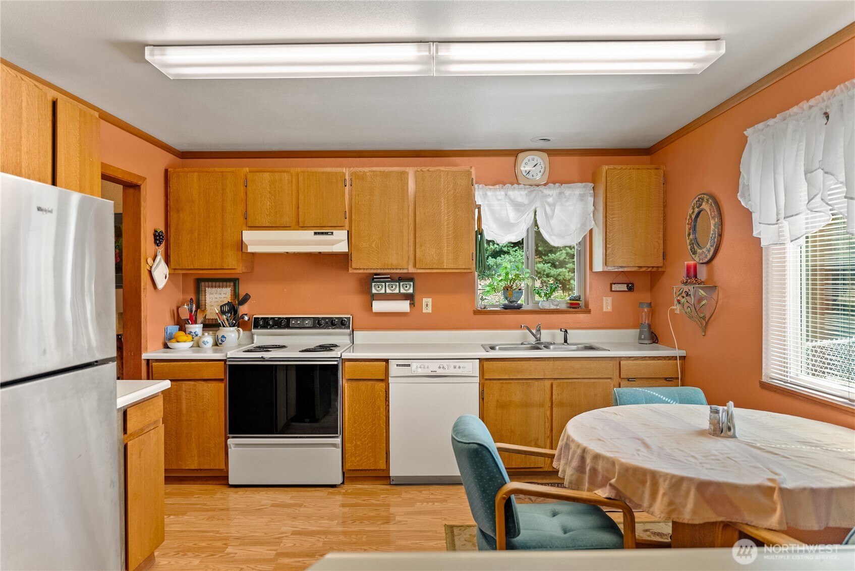 54 B Ross Road B Property Photo 7