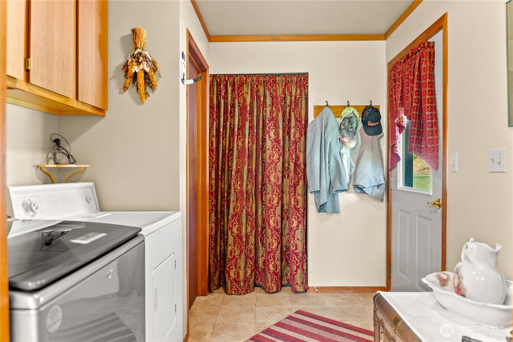 54 B Ross Road B Property Photo 22