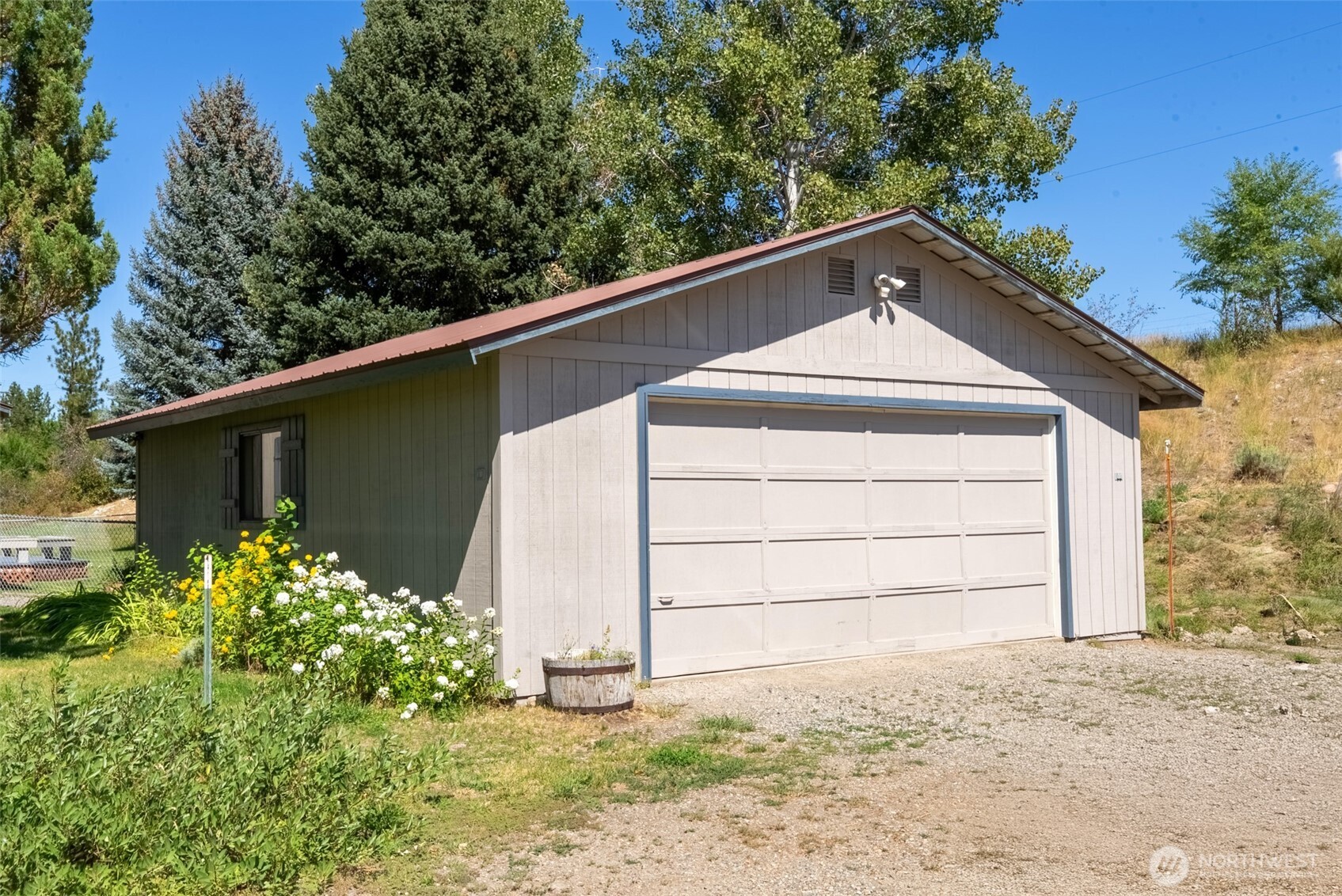 54 B Ross Road B Property Photo 29