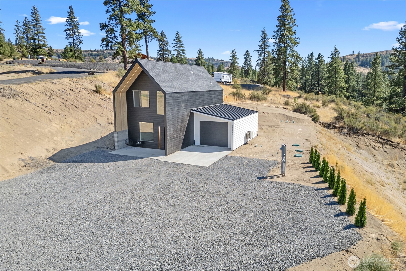 38265 Timber Lane Property Photo 4