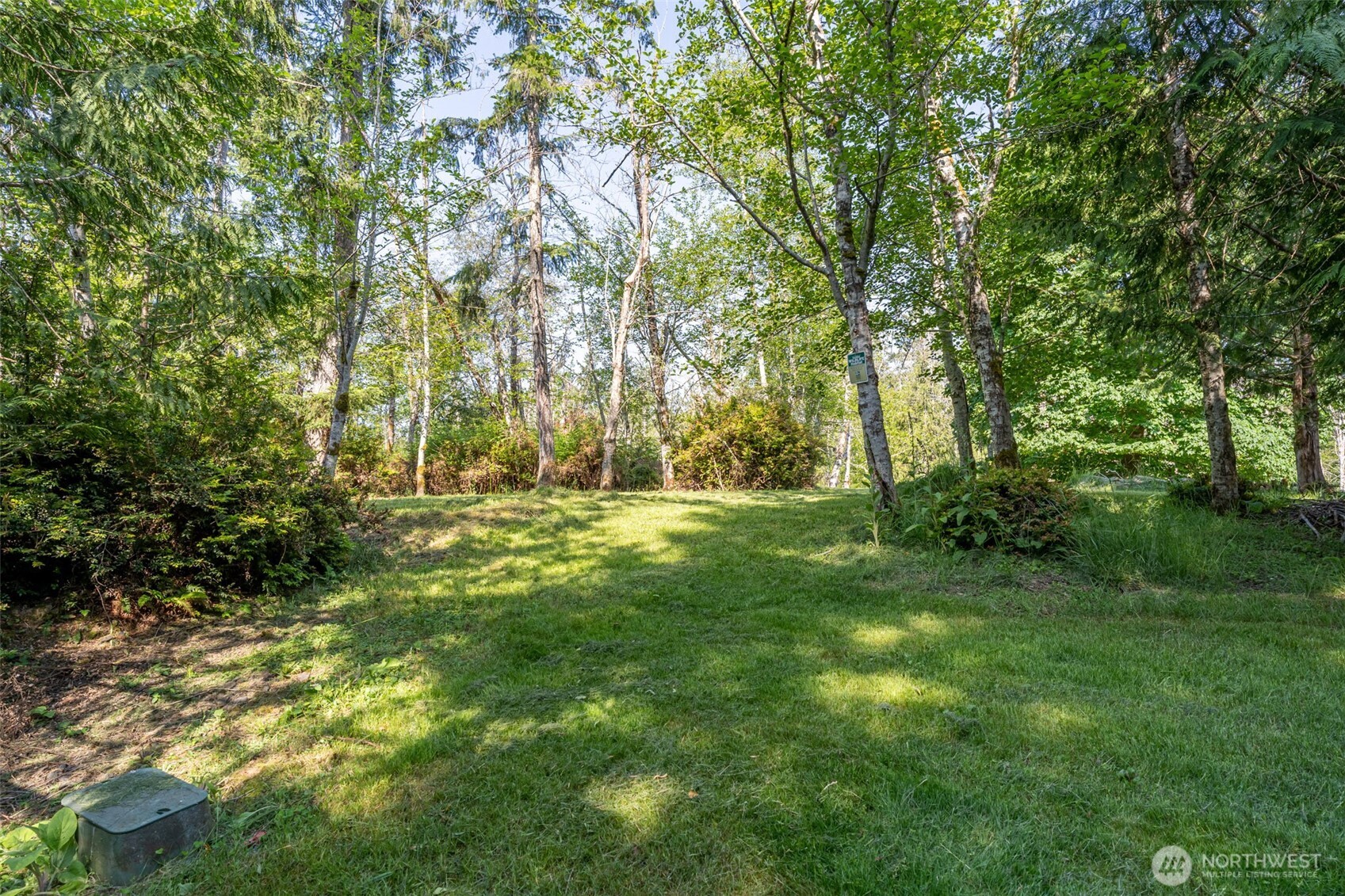 910 E Madrona Boulevard Property Photo 3
