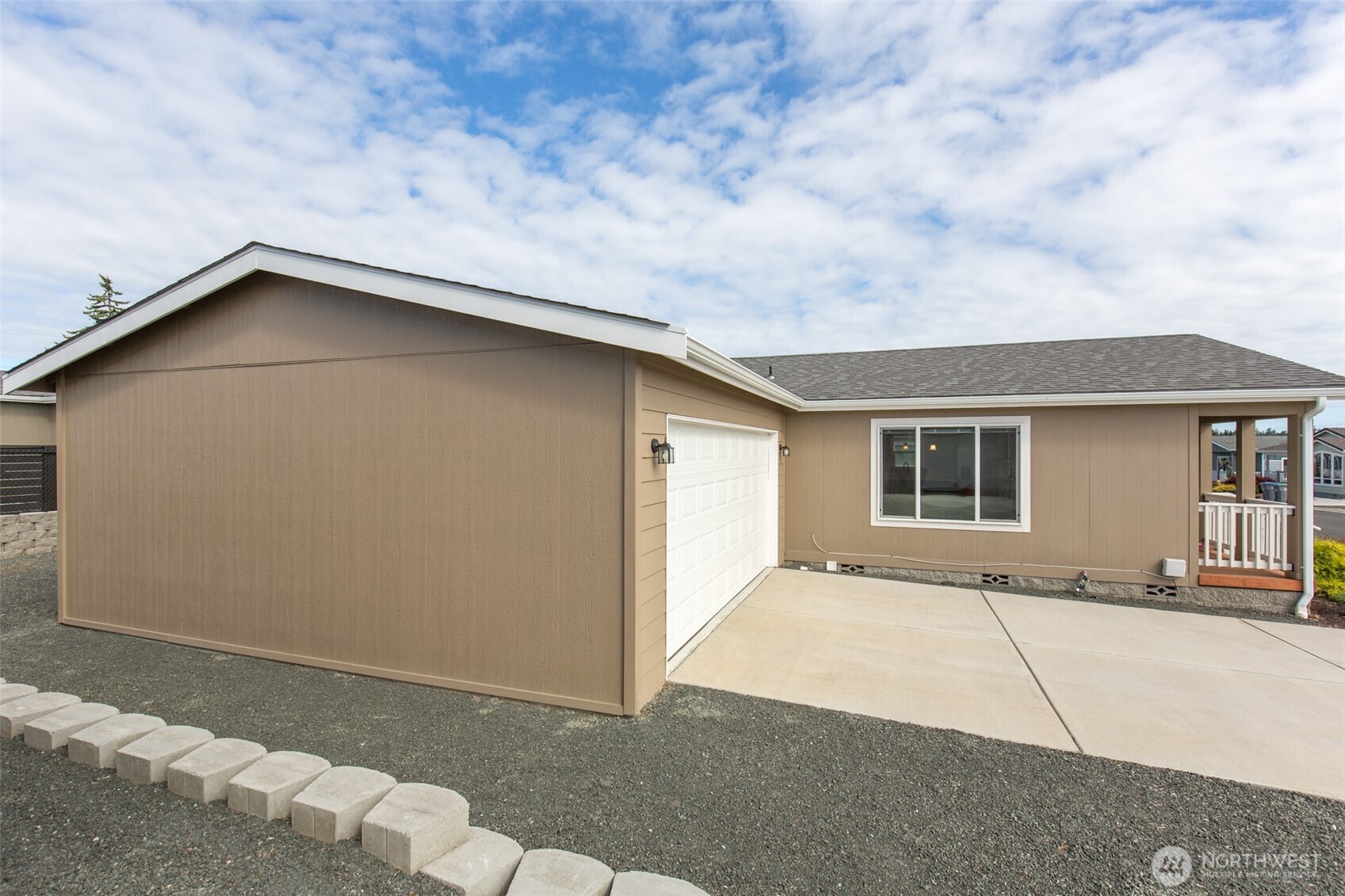 883 N Rock Rose Avenue Property Photo 6