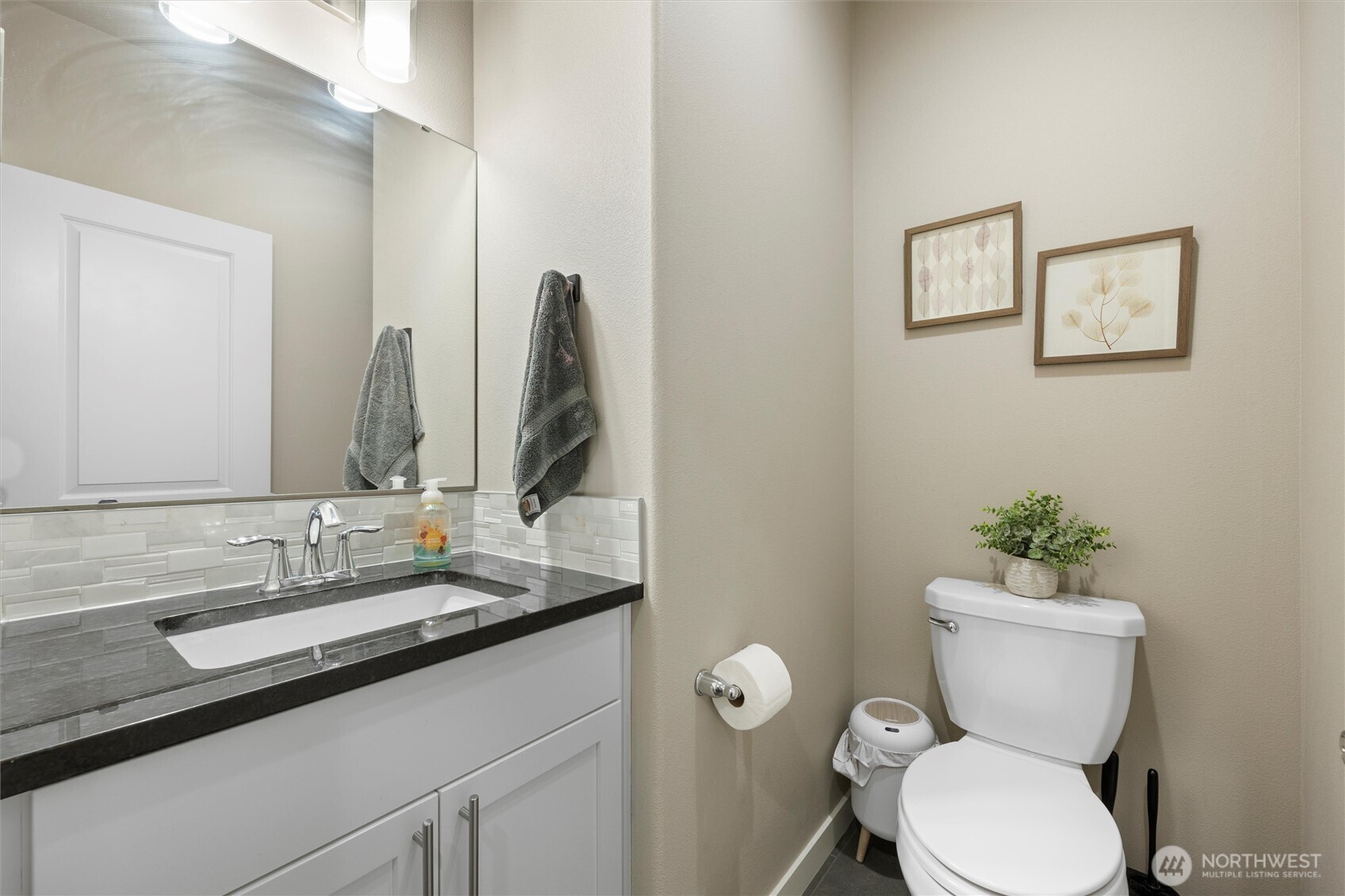 4019 Queen Street Property Photo 8