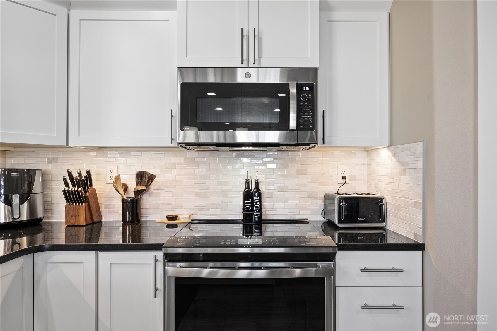 4019 Queen Street Property Photo 14