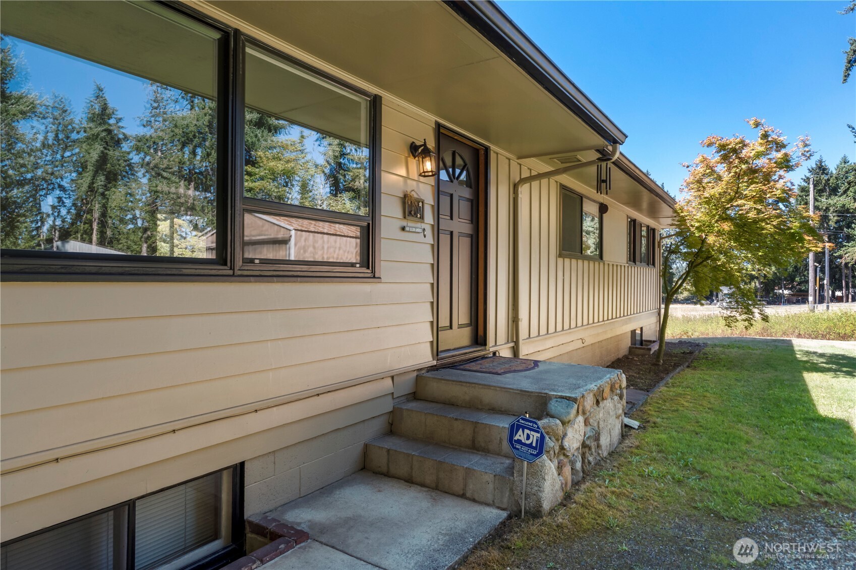4803 Military Road Property Photo 7