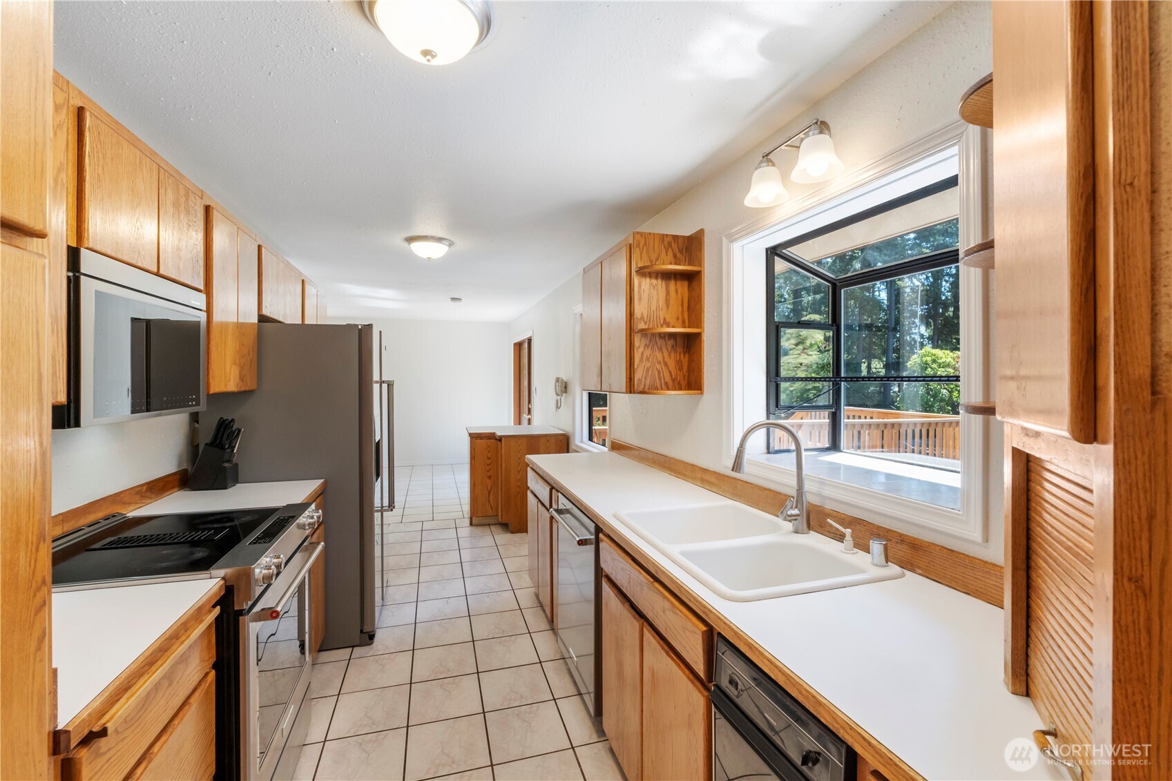 4803 Military Road Property Photo 12