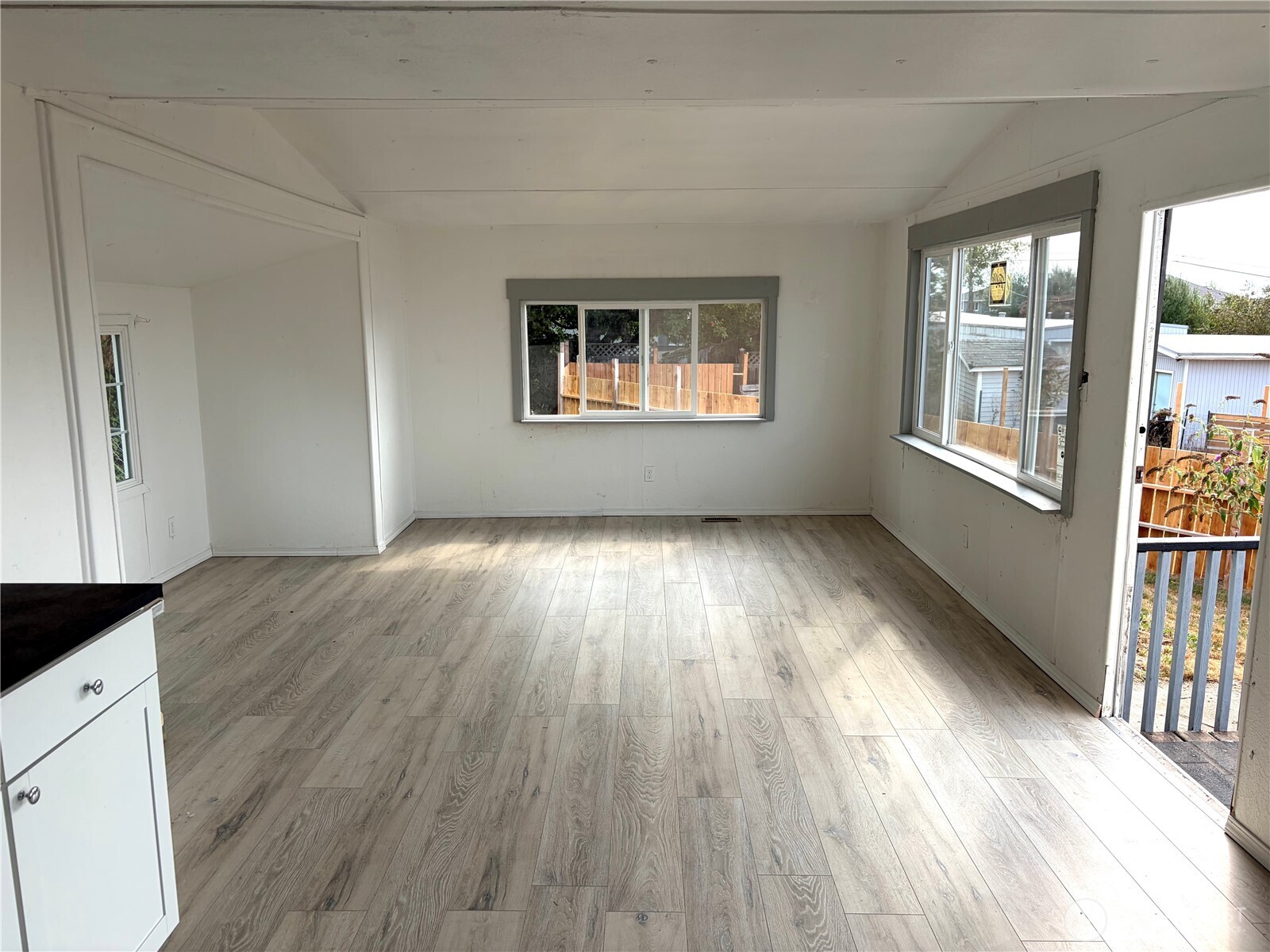 8484 Alder Way Property Photo 5