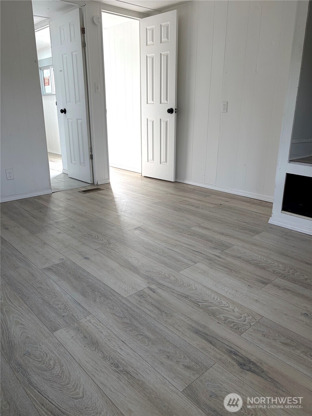 8484 Alder Way Property Photo 8