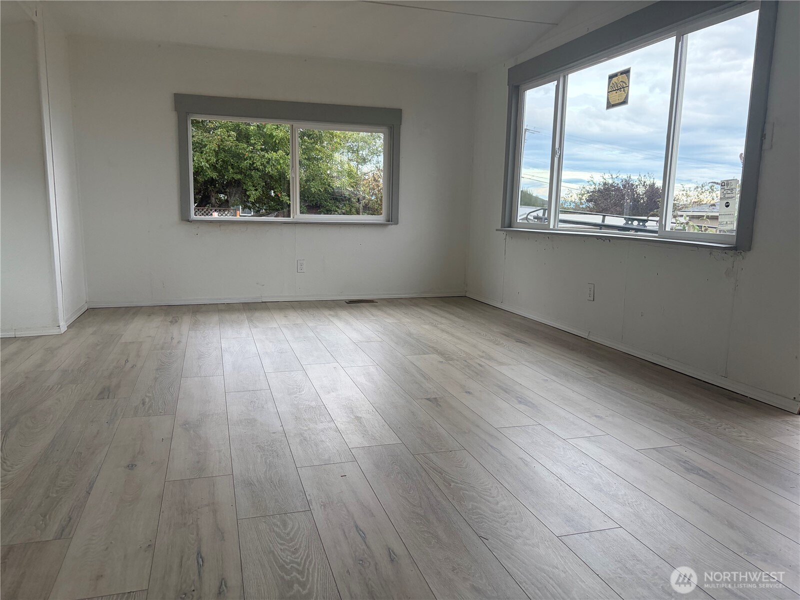 8484 Alder Way Property Photo 10