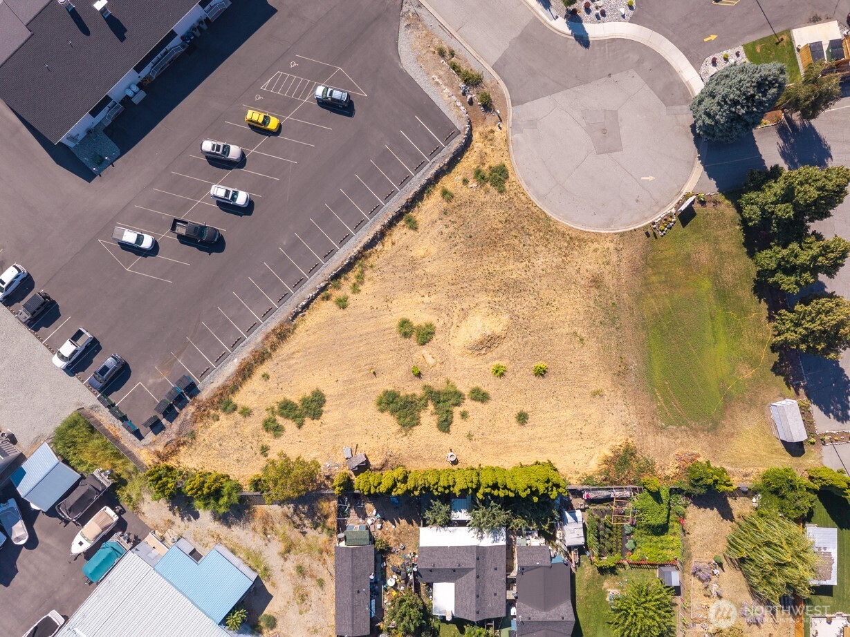 1 Wapato Court Property Photo 8