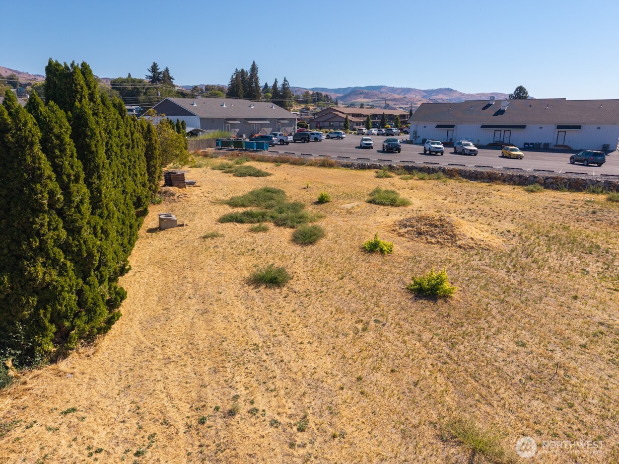 1 Wapato Court Property Photo 13