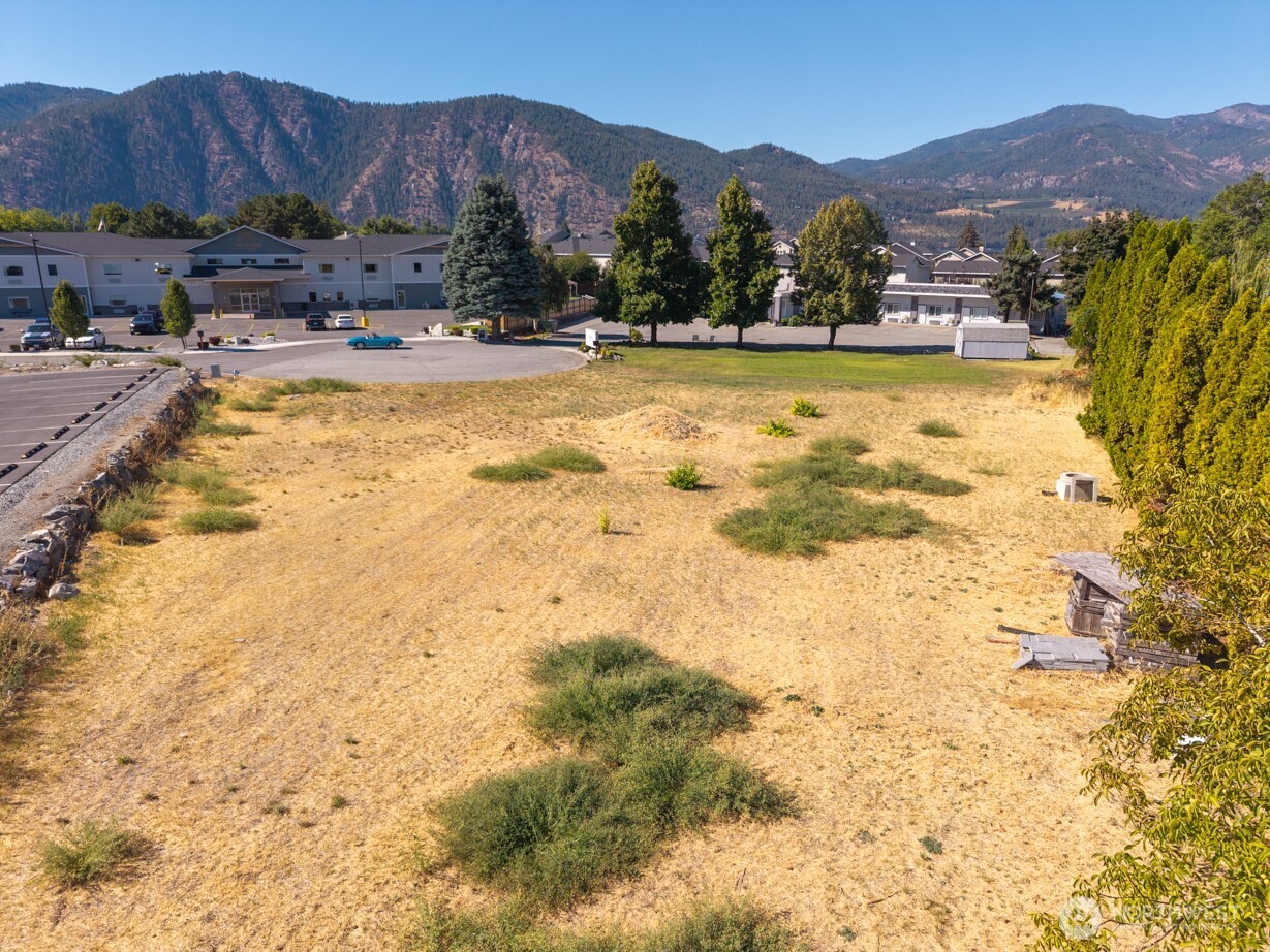 1 Wapato Court Property Photo 17