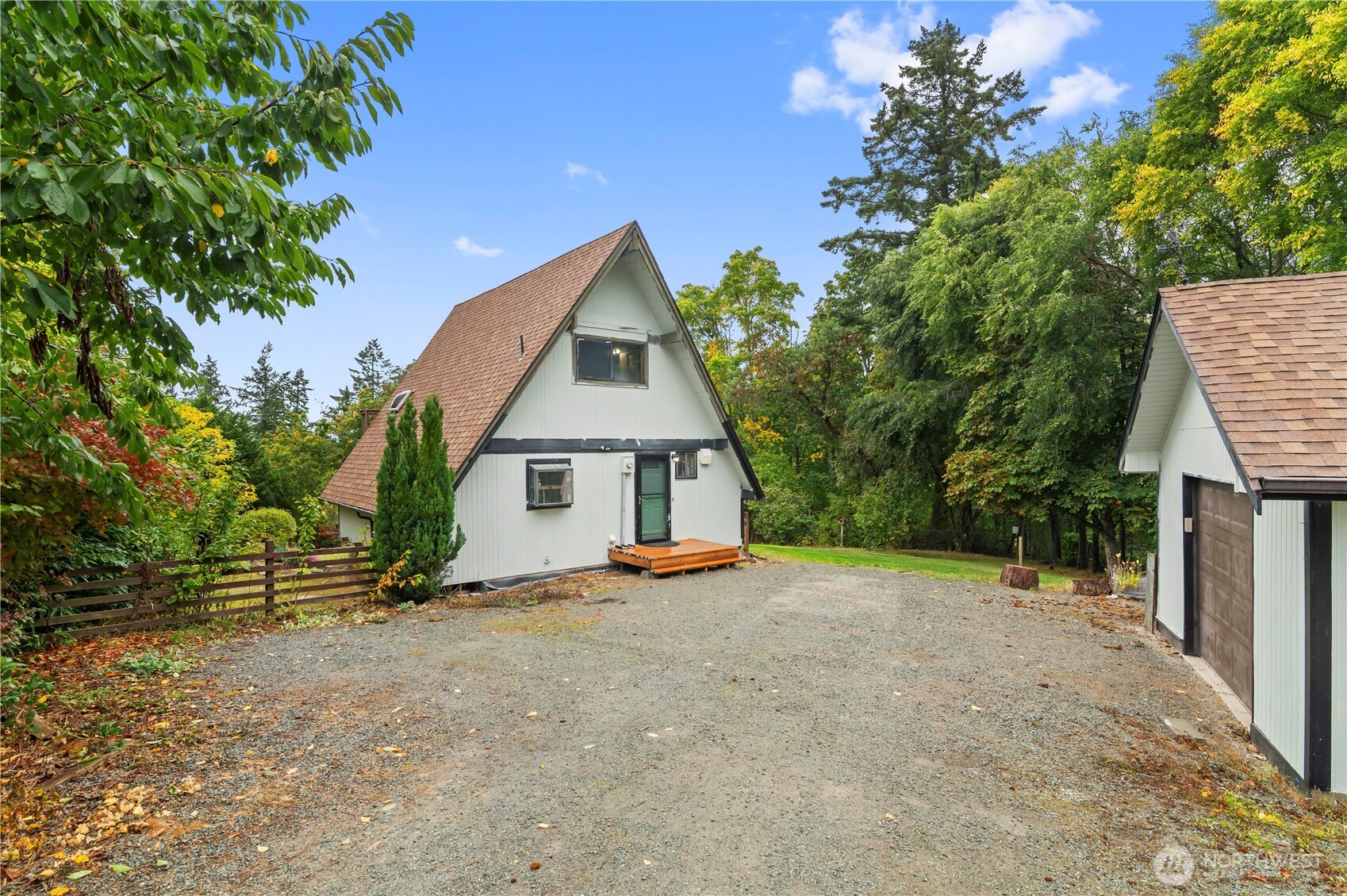 988 Hadley Way Property Photo 1