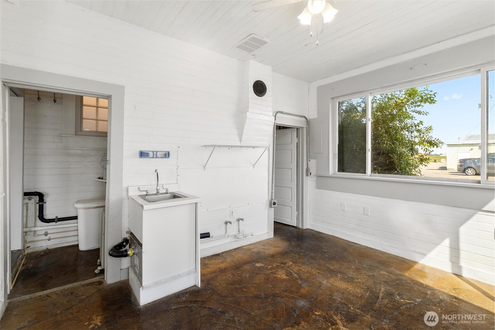 102 Everson Rd Property Photo 5