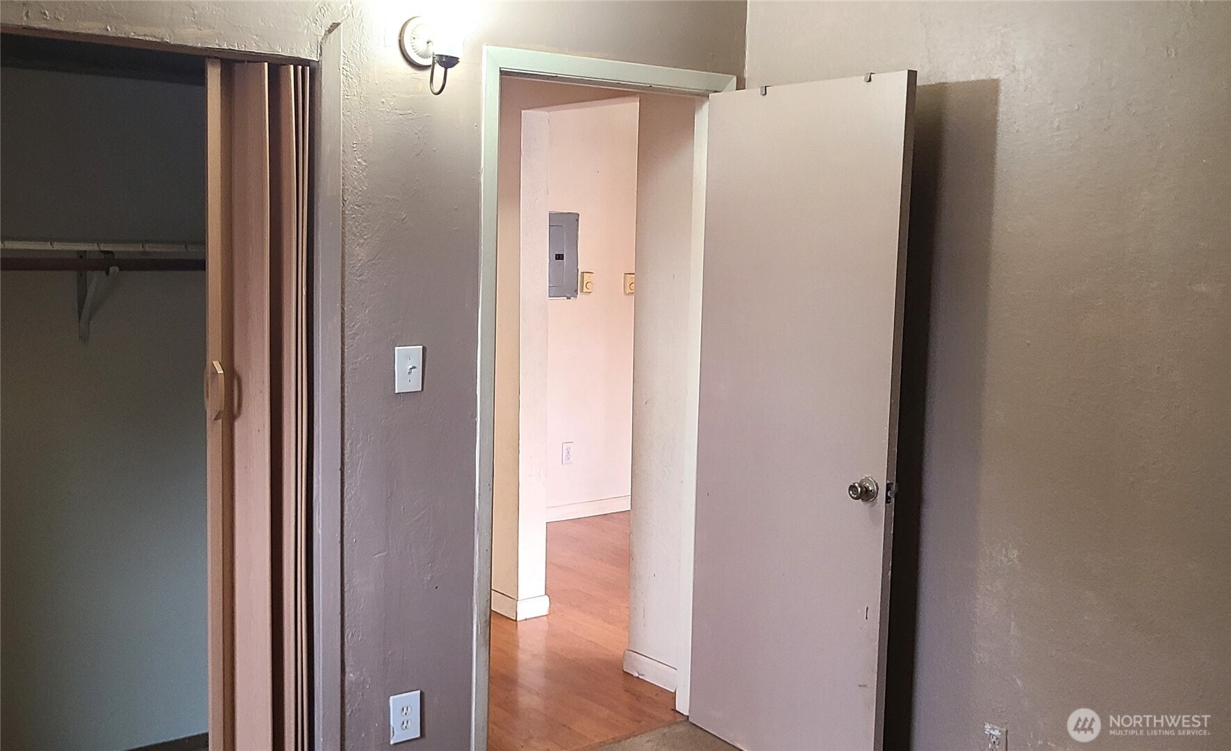 529 N 103rd Street Property Photo 9