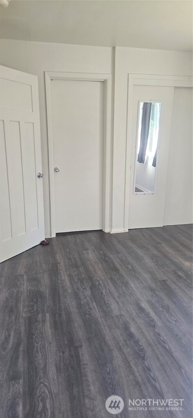 425 H Street Property Photo 6