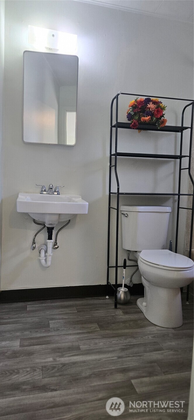 425 H Street Property Photo 8