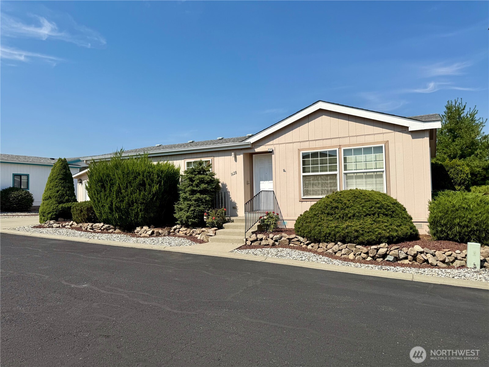 1628 Pleasant Avenue Property Photo 1
