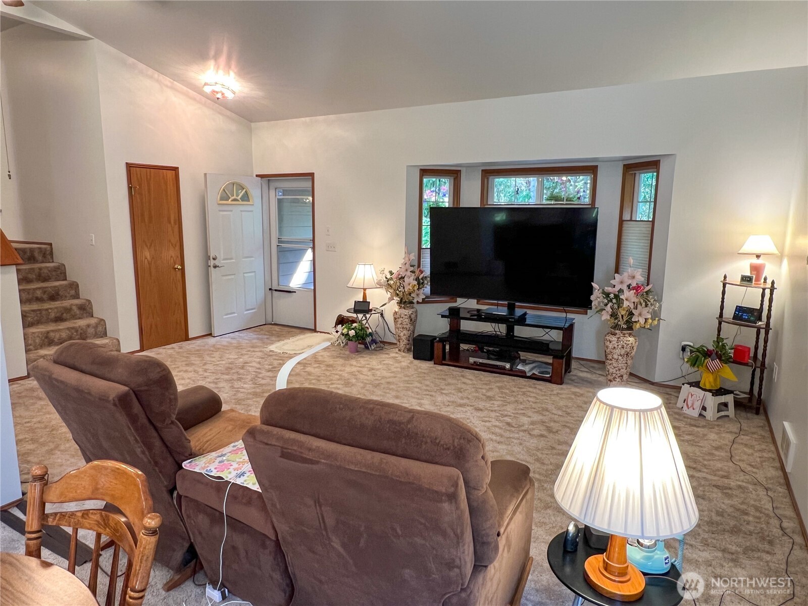 593 Prospect Avenue Property Photo 5