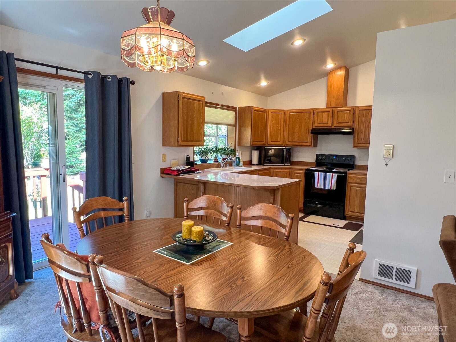593 Prospect Avenue Property Photo 10