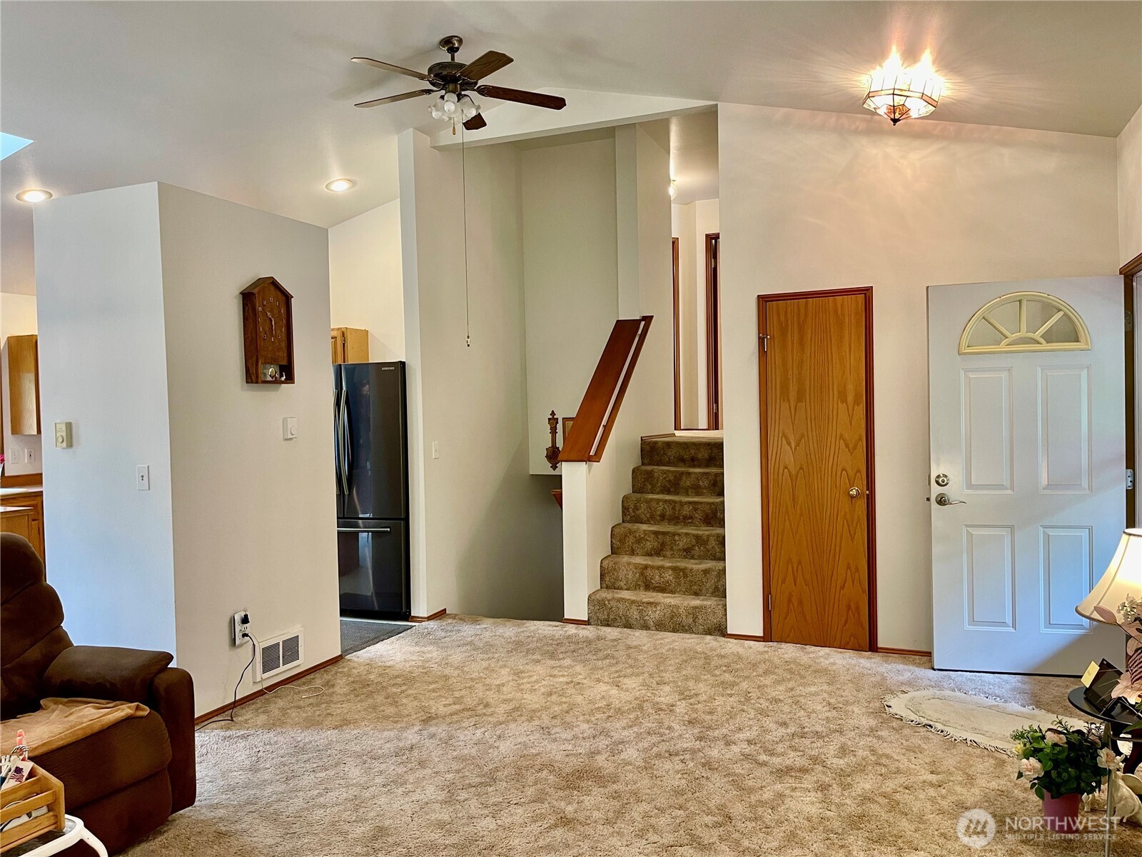 593 Prospect Avenue Property Photo 13