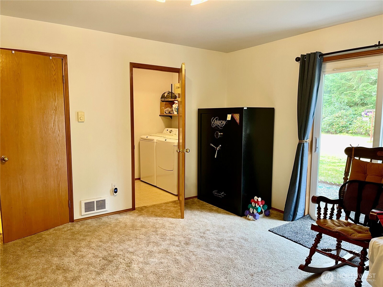 593 Prospect Avenue Property Photo 14