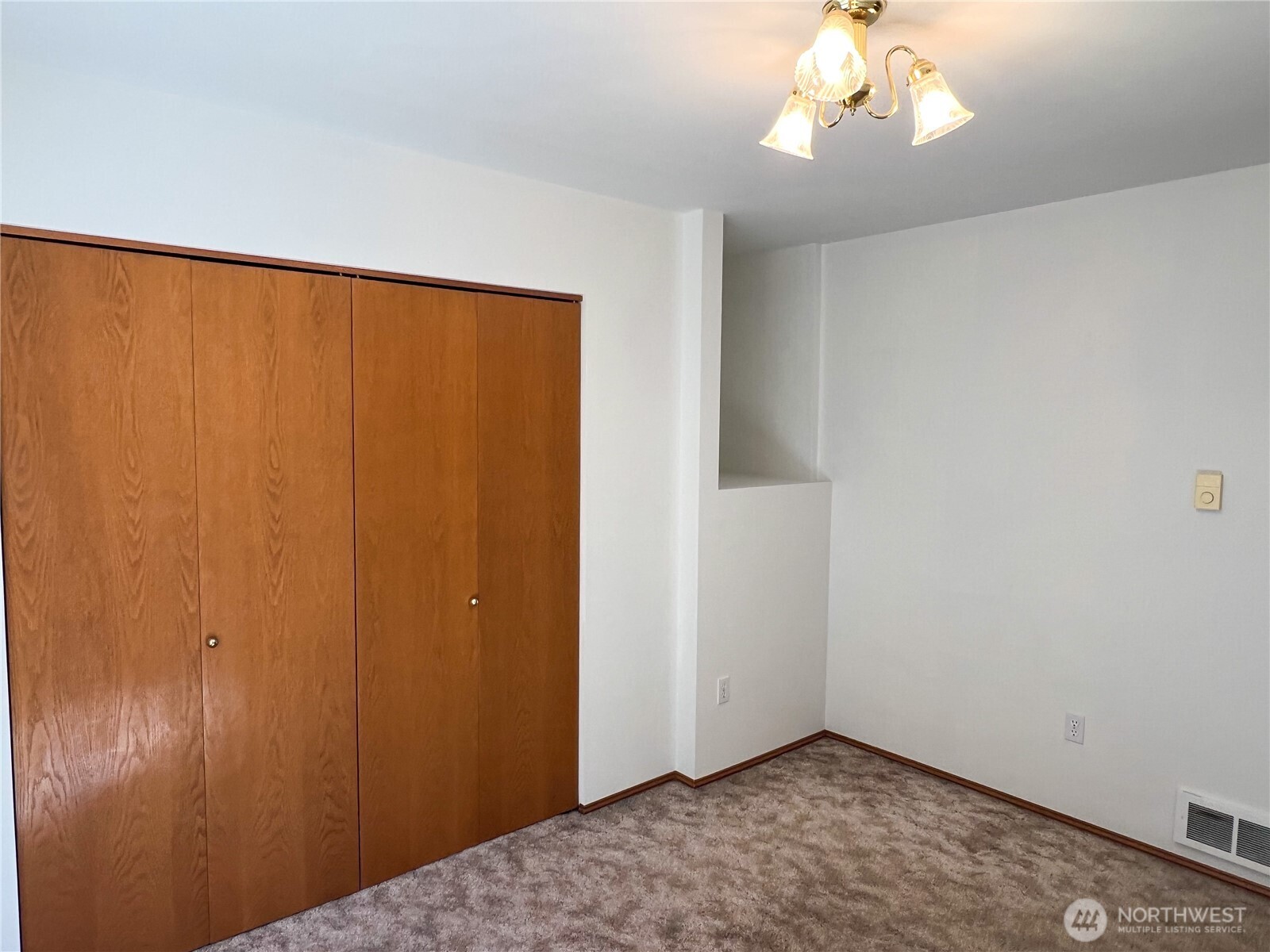 593 Prospect Avenue Property Photo 21