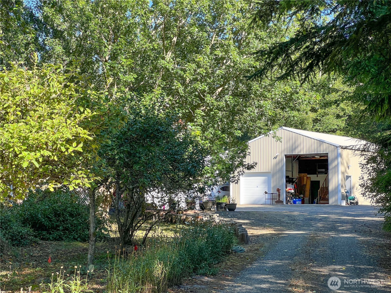 593 Prospect Avenue Property Photo 28