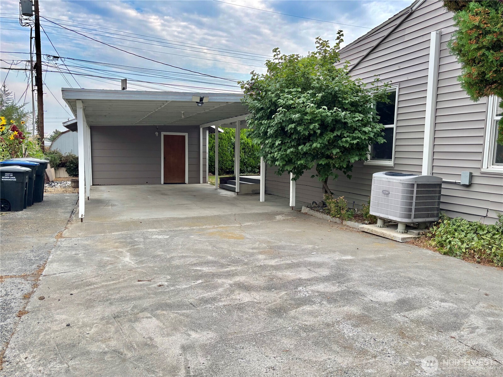 2207 W Spruce Street Property Photo 2