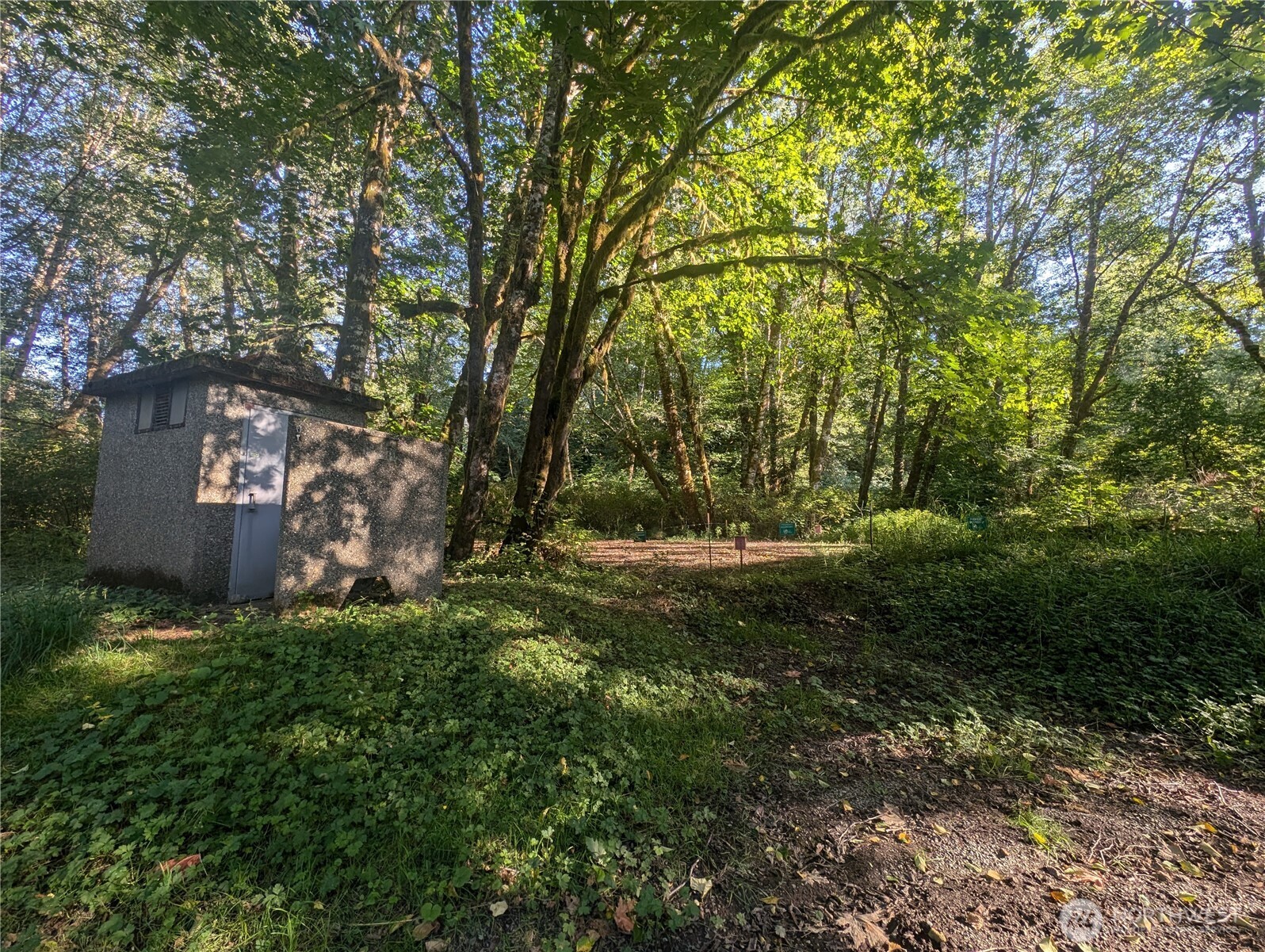 999 Whitcomb-dimmel Road Property Photo 2