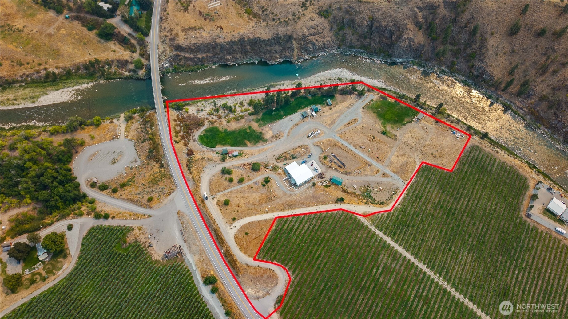385 Highway 153 Property Photo 4