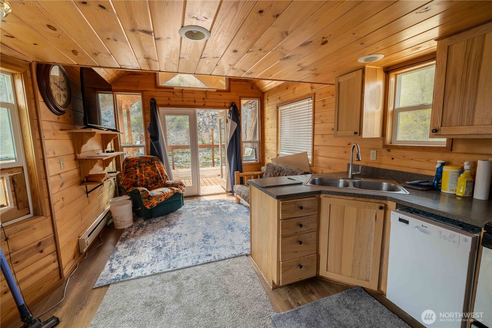 385 Highway 153 Property Photo 14