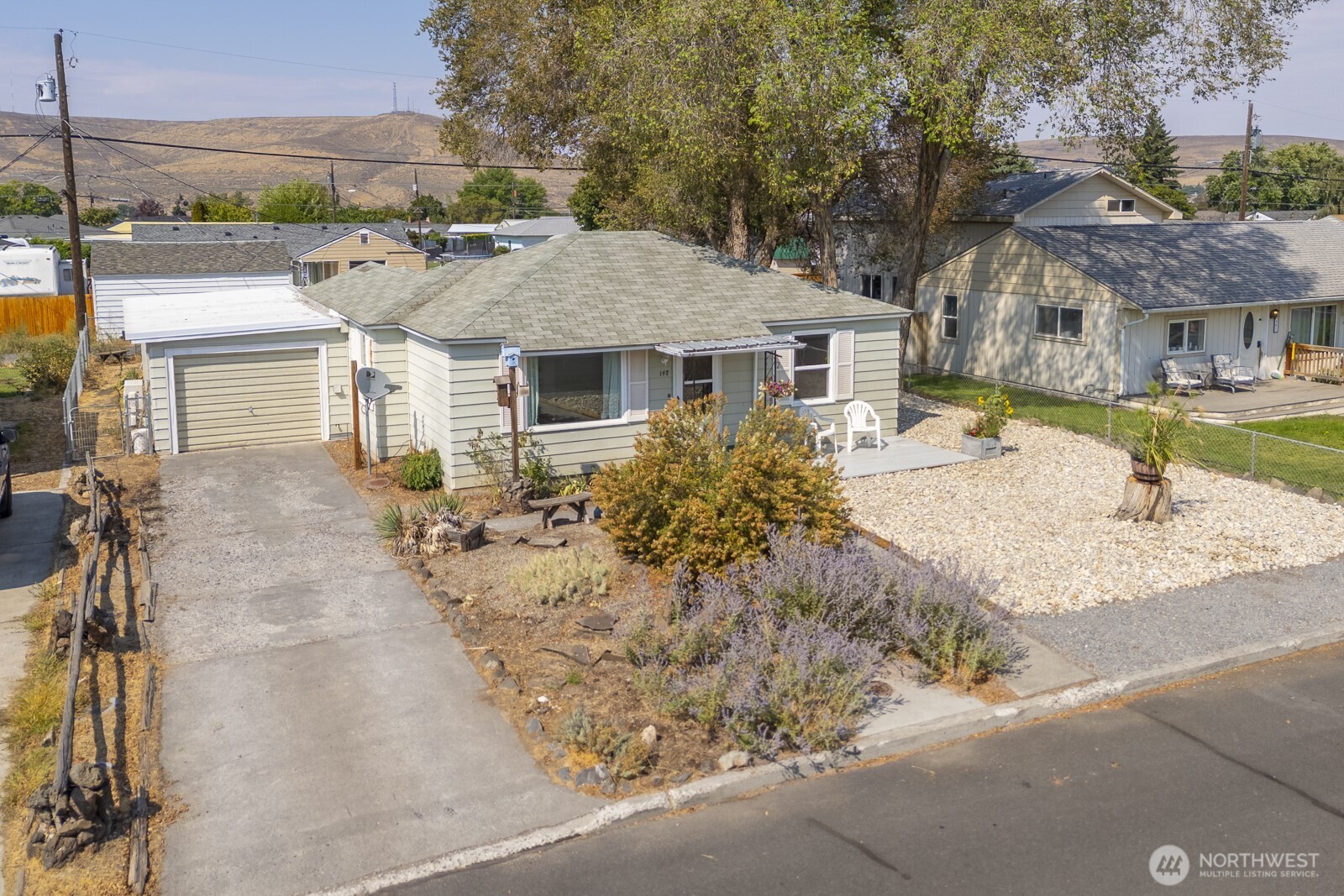 147 E Street Property Photo 3