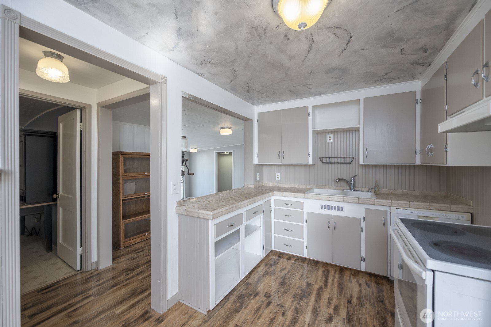 147 E Street Property Photo 9