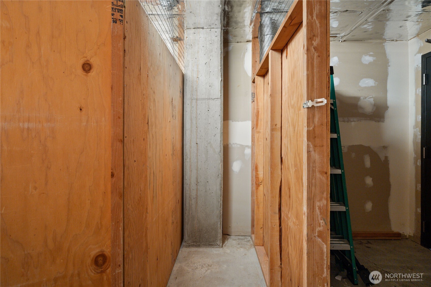 303 E Pike Street Ph1 Property Photo 33