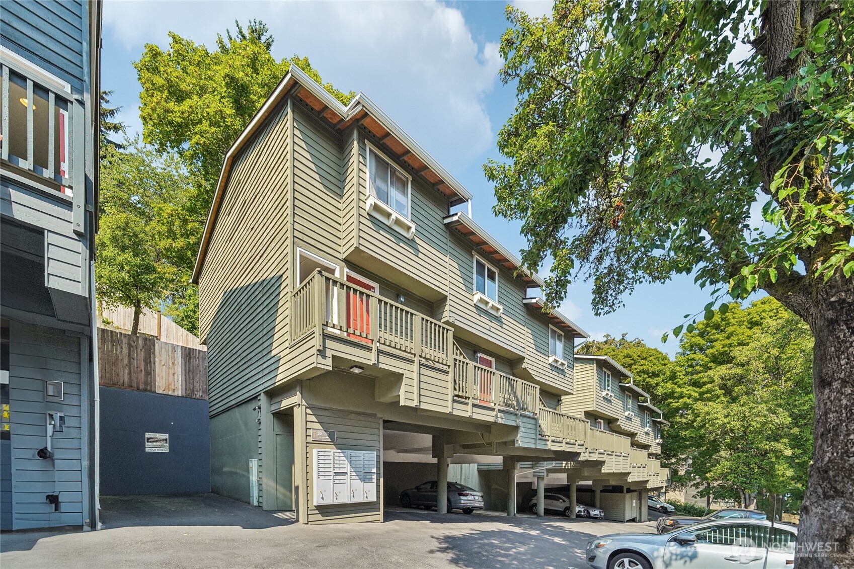 301 W Raye Street 201 Property Photo 1