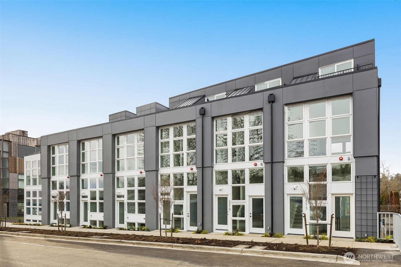 2225 25th Avenue Property Photo 1