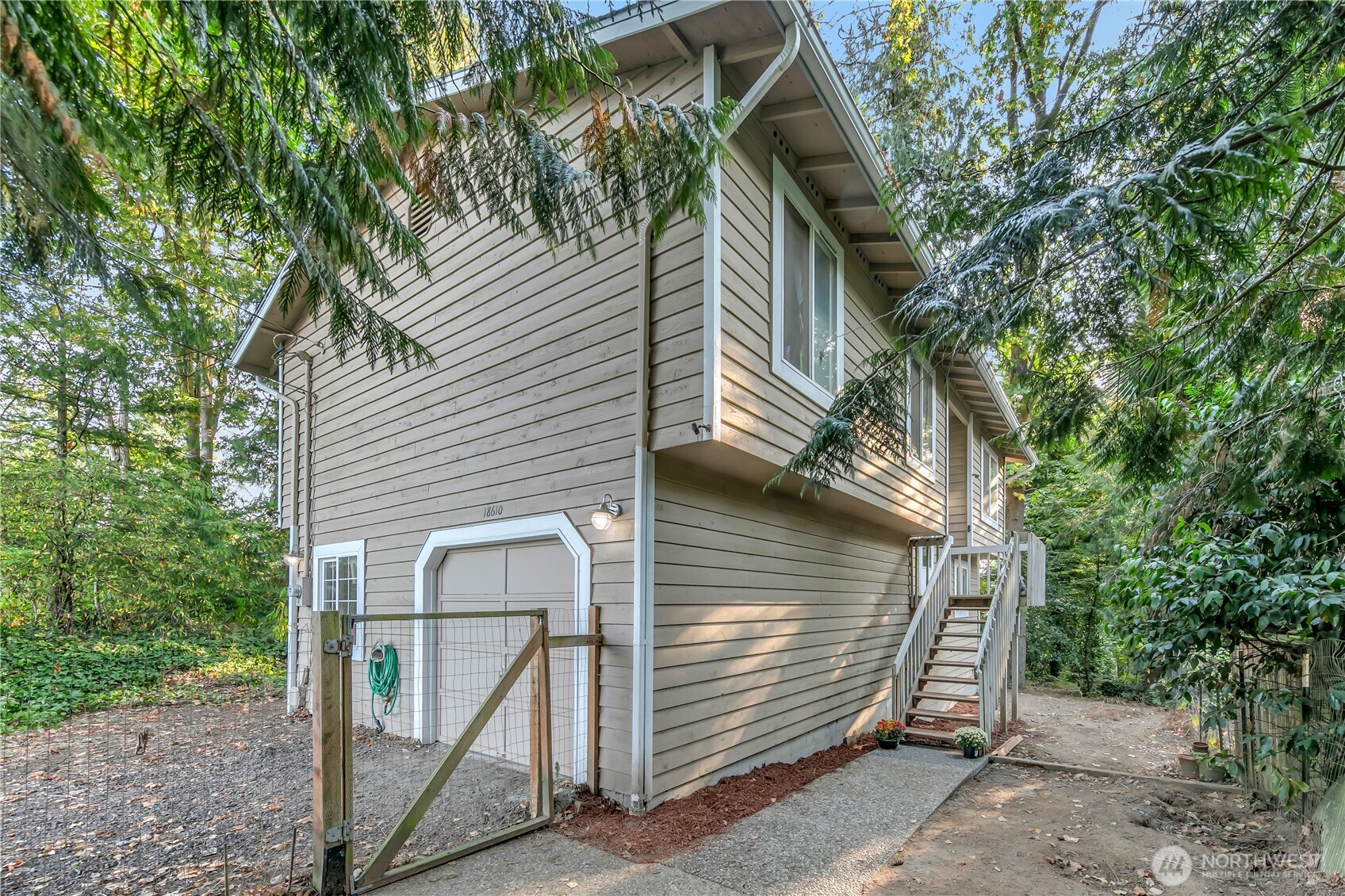 18610 5th Avenue Property Photo 1