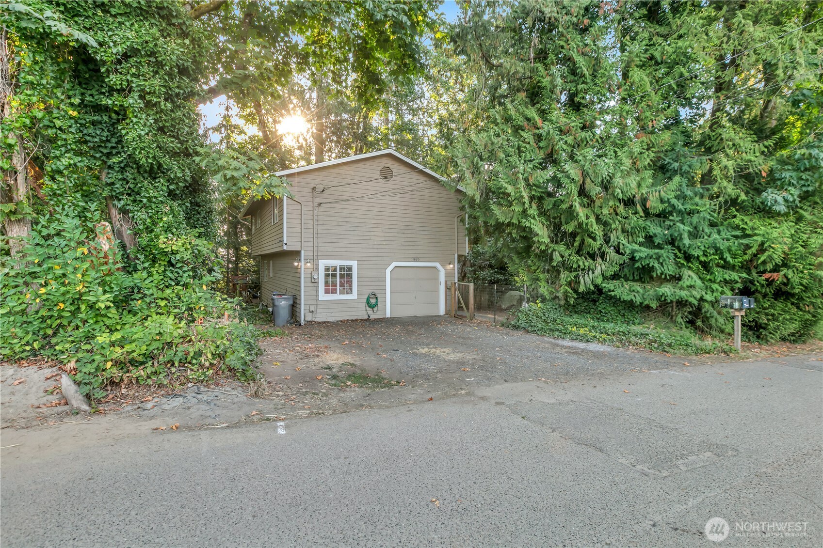 18610 5th Avenue Property Photo 2
