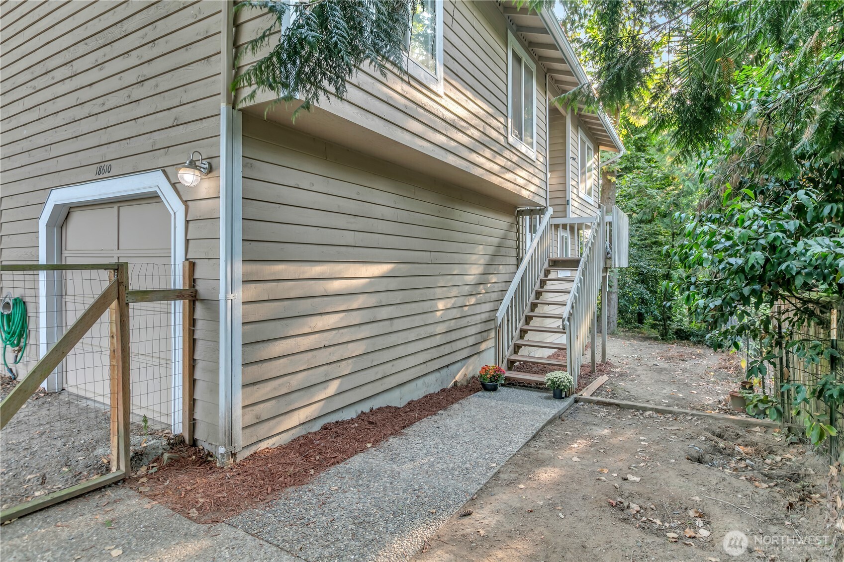 18610 5th Avenue Property Photo 4