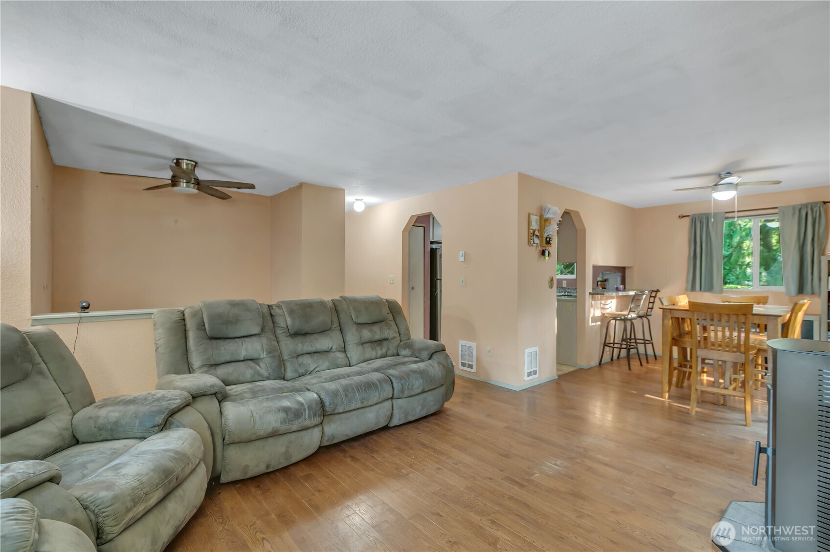 18610 5th Avenue Property Photo 6