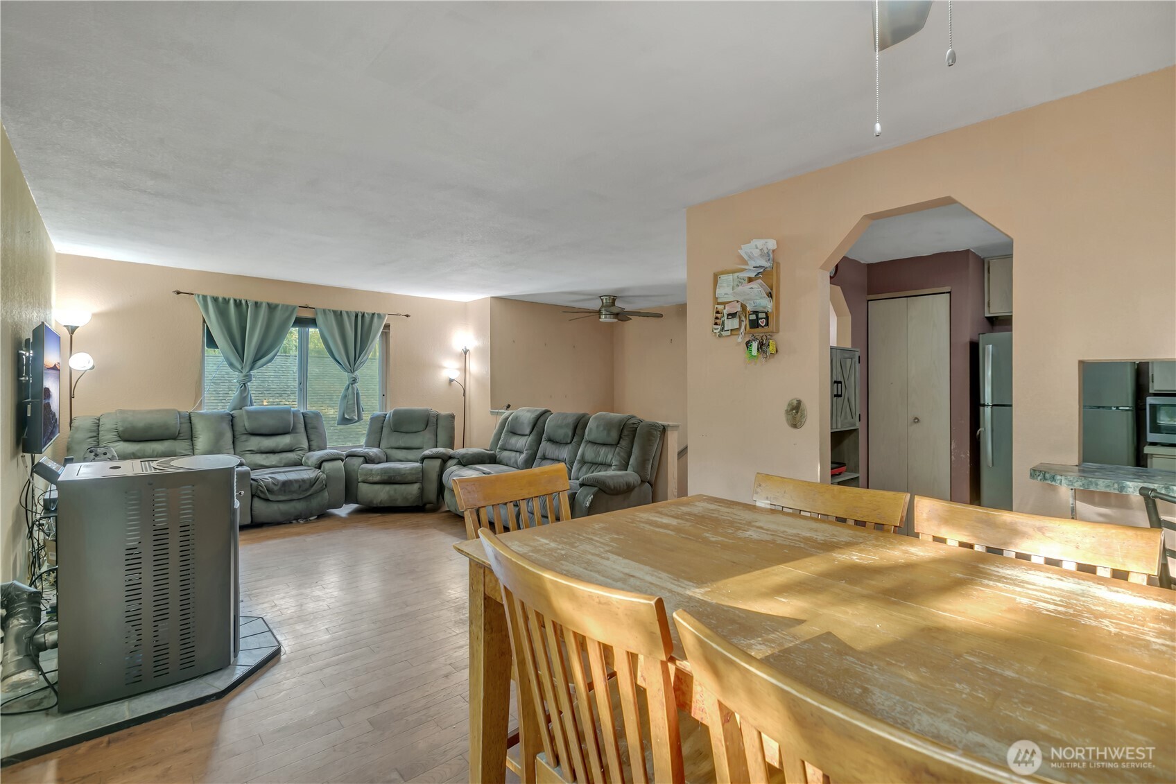 18610 5th Avenue Property Photo 10