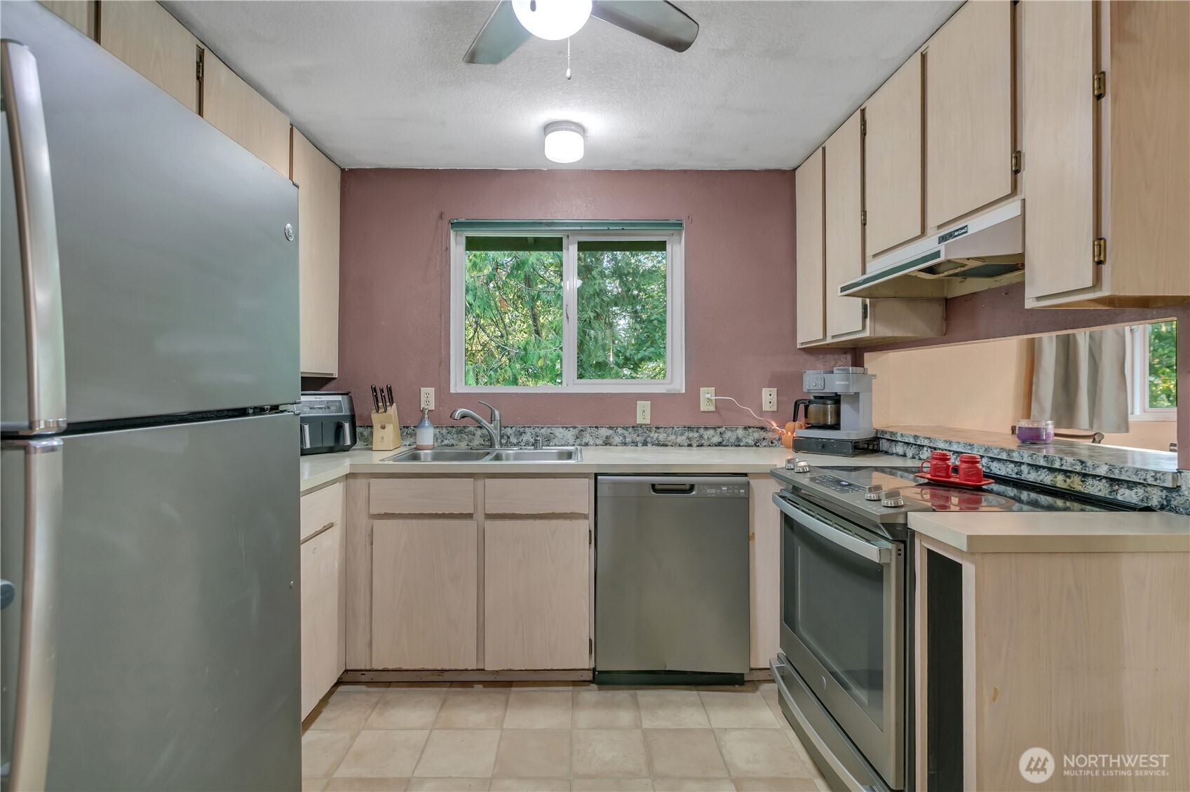 18610 5th Avenue Property Photo 12