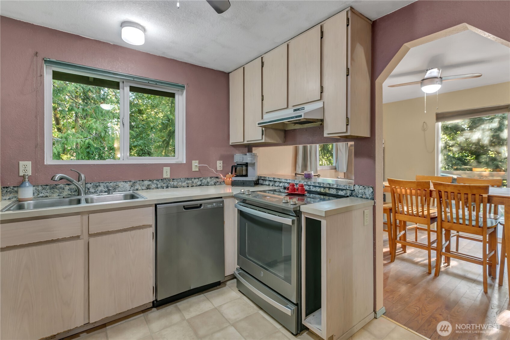 18610 5th Avenue Property Photo 13