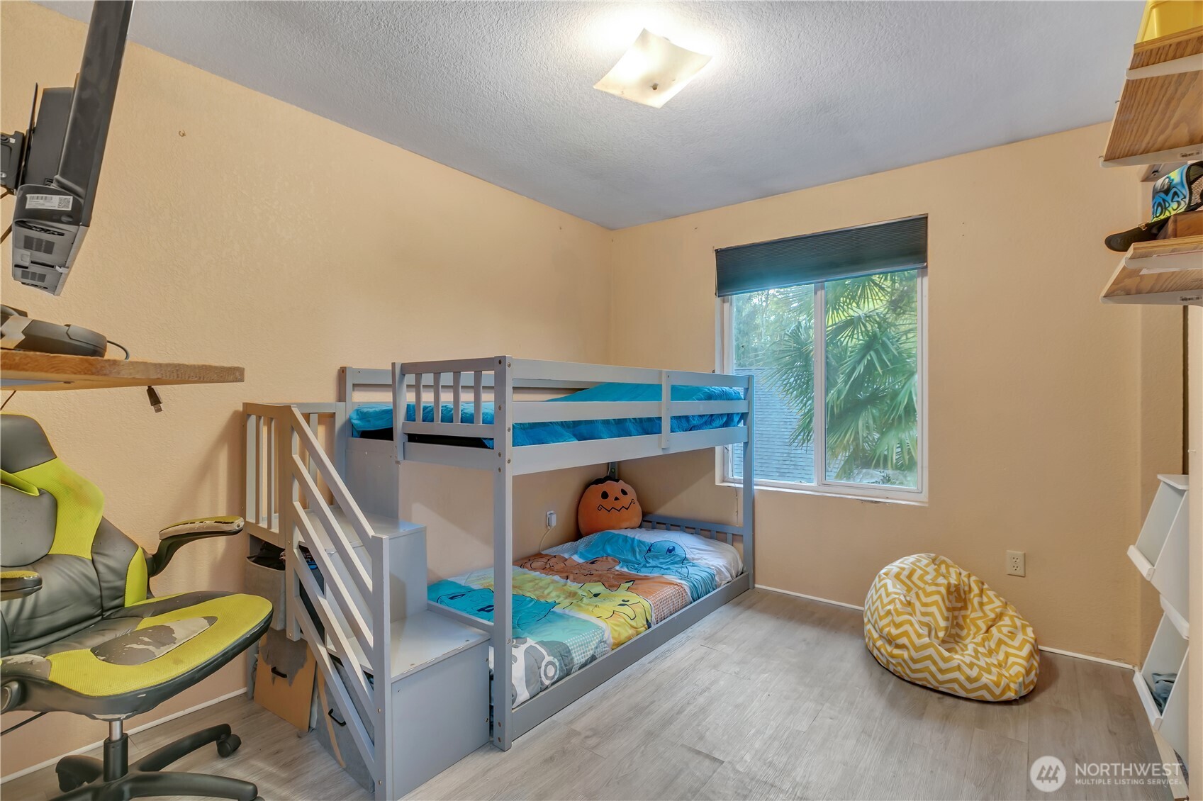 18610 5th Avenue Property Photo 15