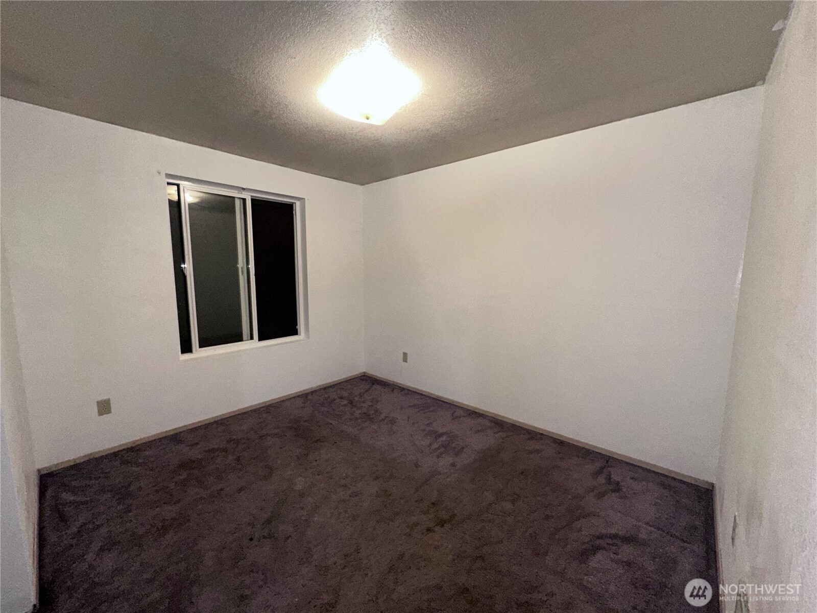 18610 5th Avenue Property Photo 16