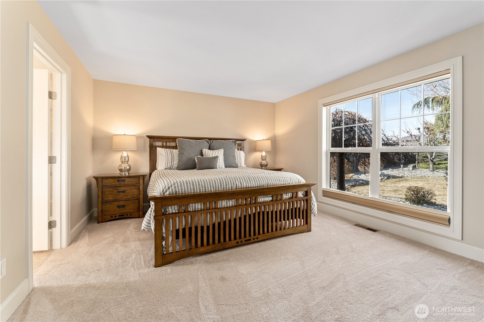 60 Wall Street Property Photo 5